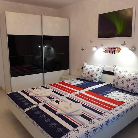 Apartament Holiday Burgas City Exterior foto
