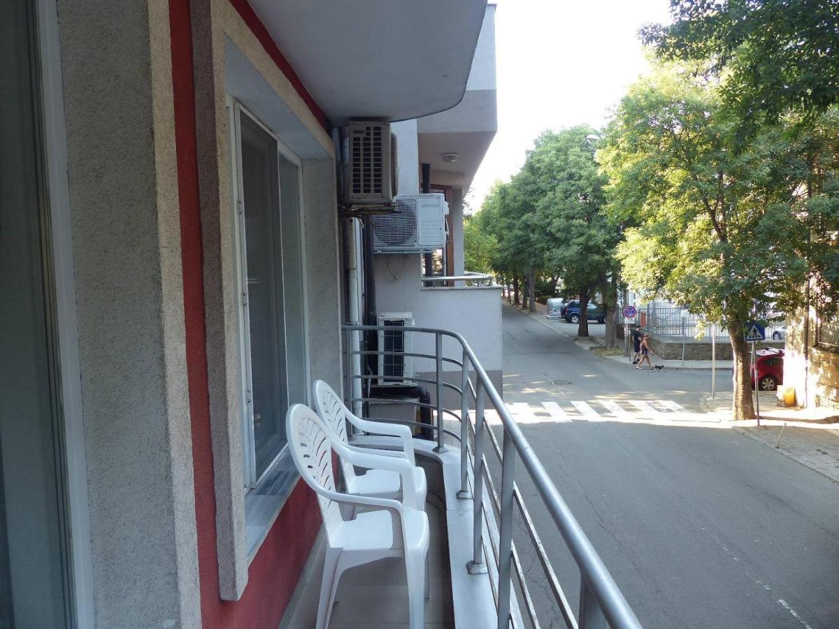 Apartament Holiday Burgas City Exterior foto
