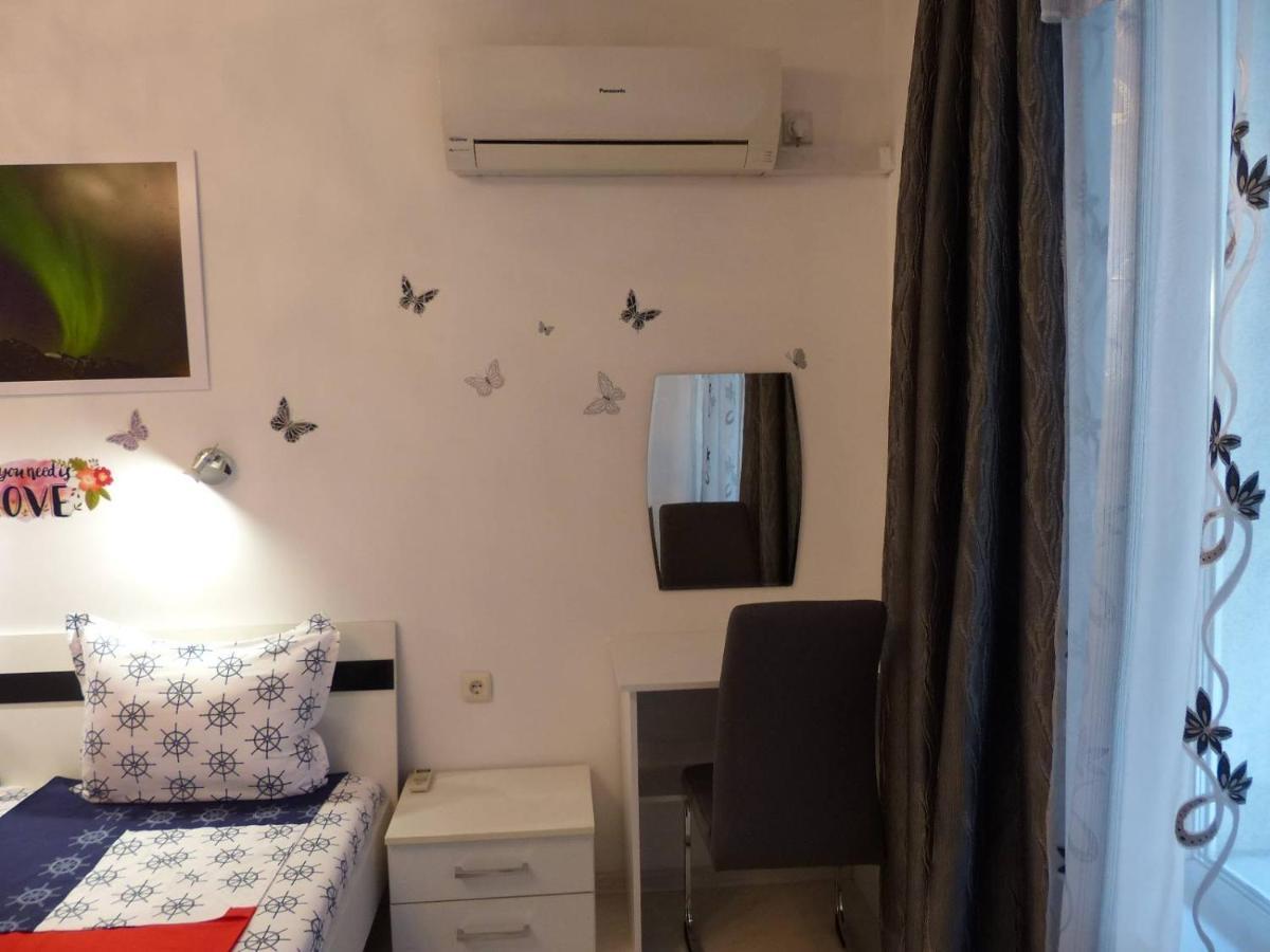 Apartament Holiday Burgas City Exterior foto